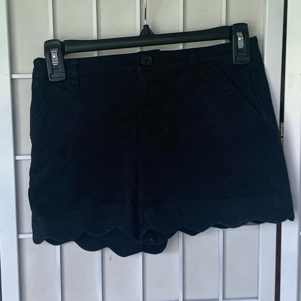 Scalloped-edge shorts (Juniors)